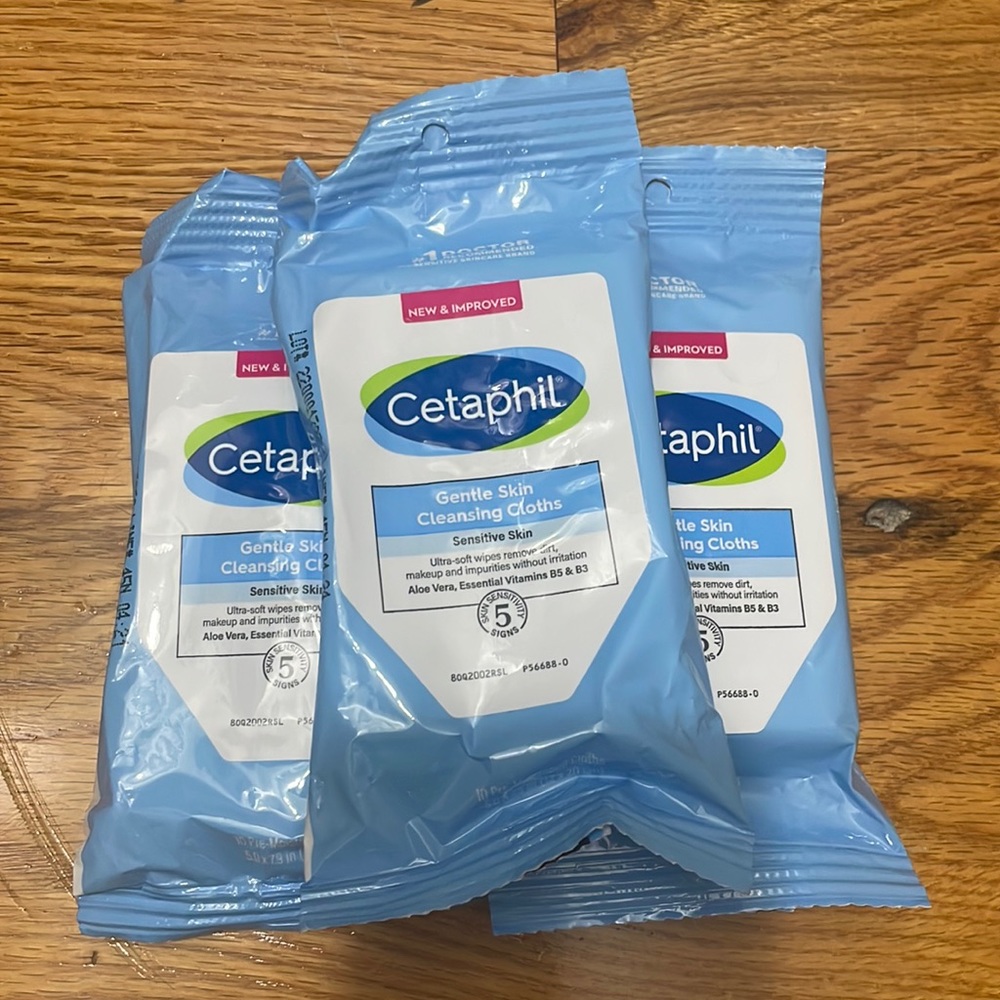 Bundle‎ of cetaphil cleansing cloth